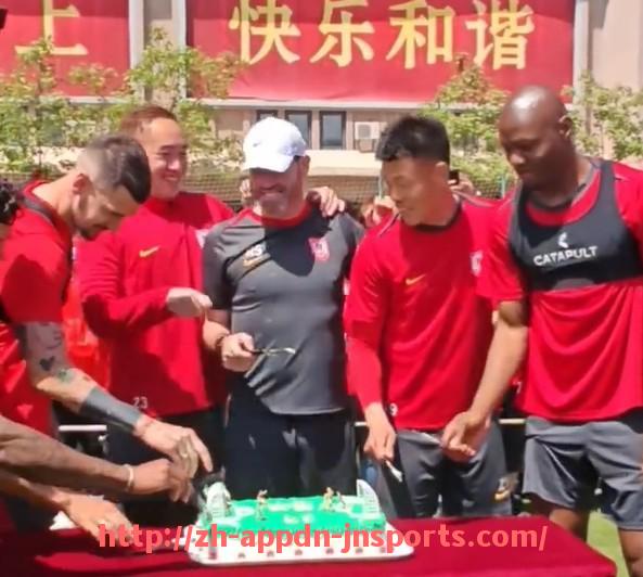 江南体育APP-世俱杯传控打法实际效果分析:控球率高能否换来比赛胜利?